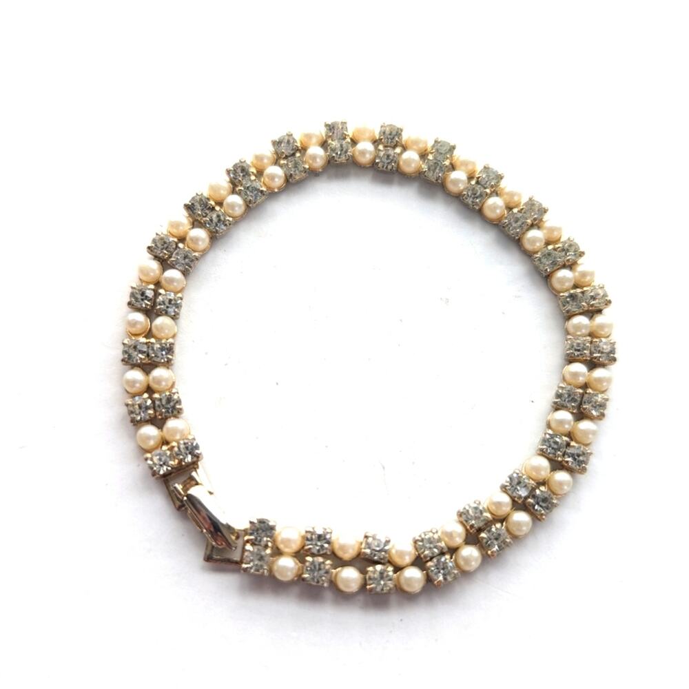 Vintage Estate Dainty Gold Tone Rhinestone Faux Pearl Classic Delicate Bracelet